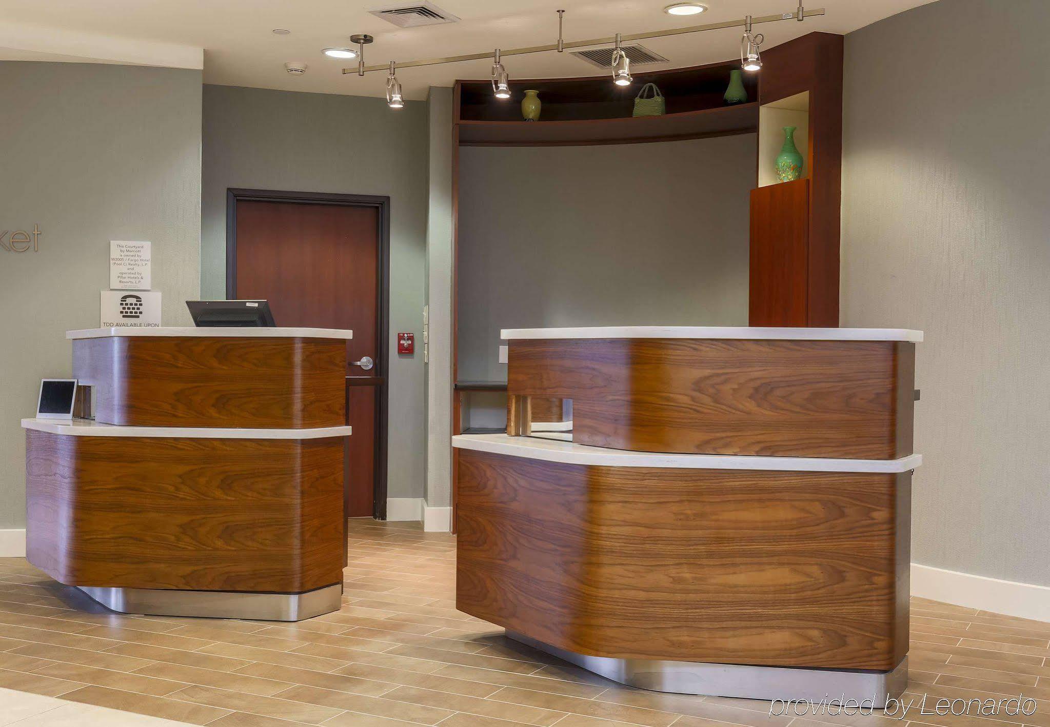 Отель Courtyard By Marriott Potomac Mills Вудбридж Экстерьер фото