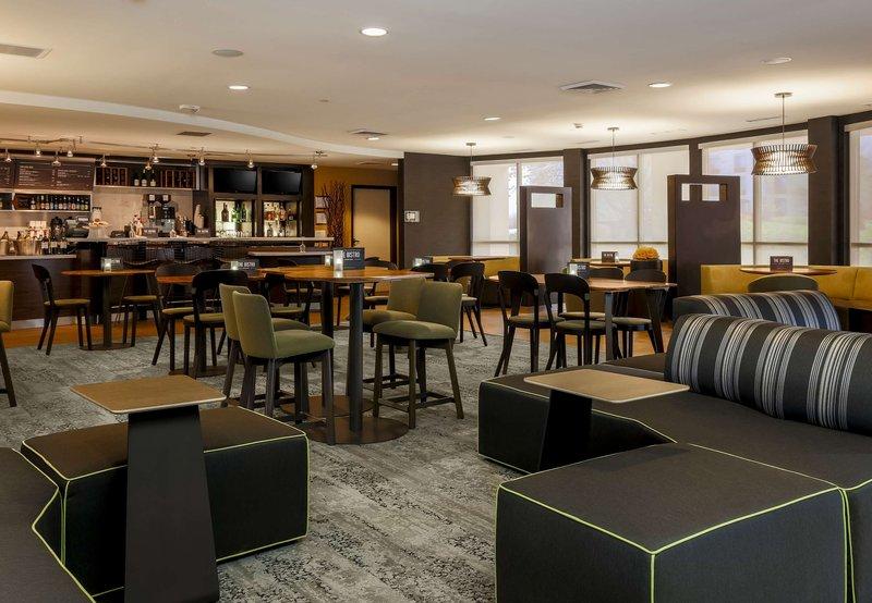 Отель Courtyard By Marriott Potomac Mills Вудбридж Экстерьер фото