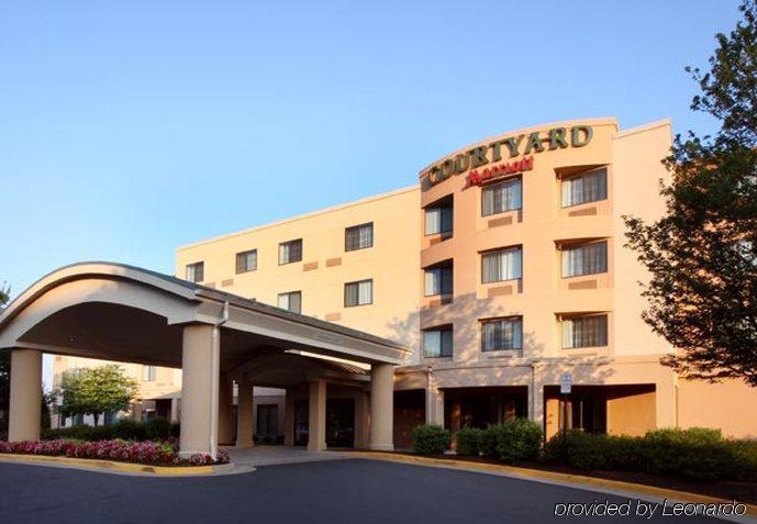 Отель Courtyard By Marriott Potomac Mills Вудбридж Экстерьер фото