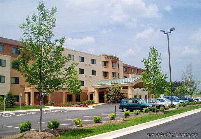 Отель Courtyard By Marriott Potomac Mills Вудбридж Экстерьер фото