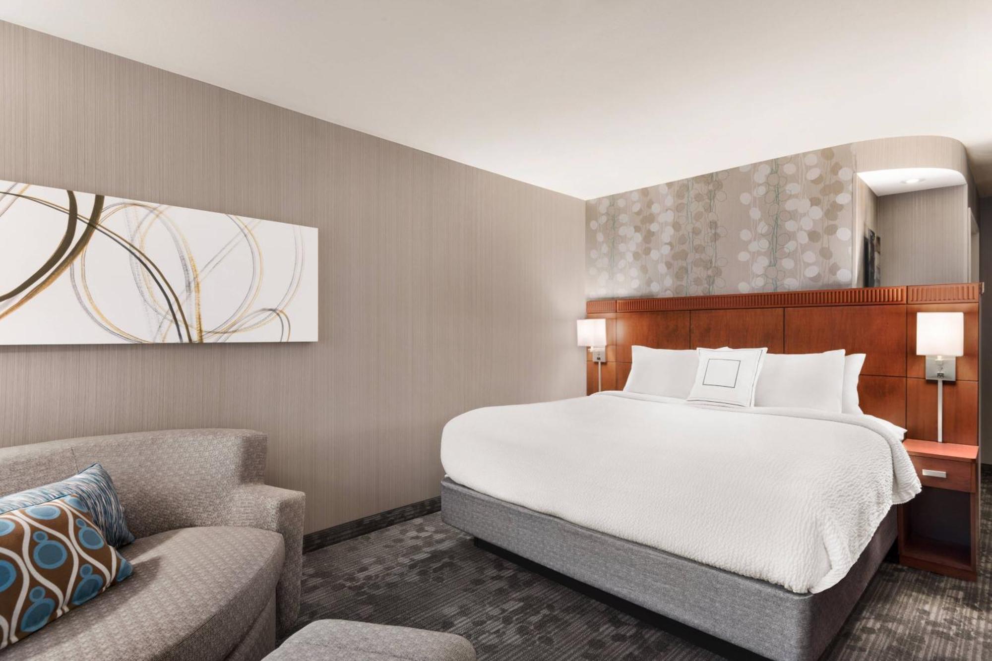 Отель Courtyard By Marriott Potomac Mills Вудбридж Экстерьер фото