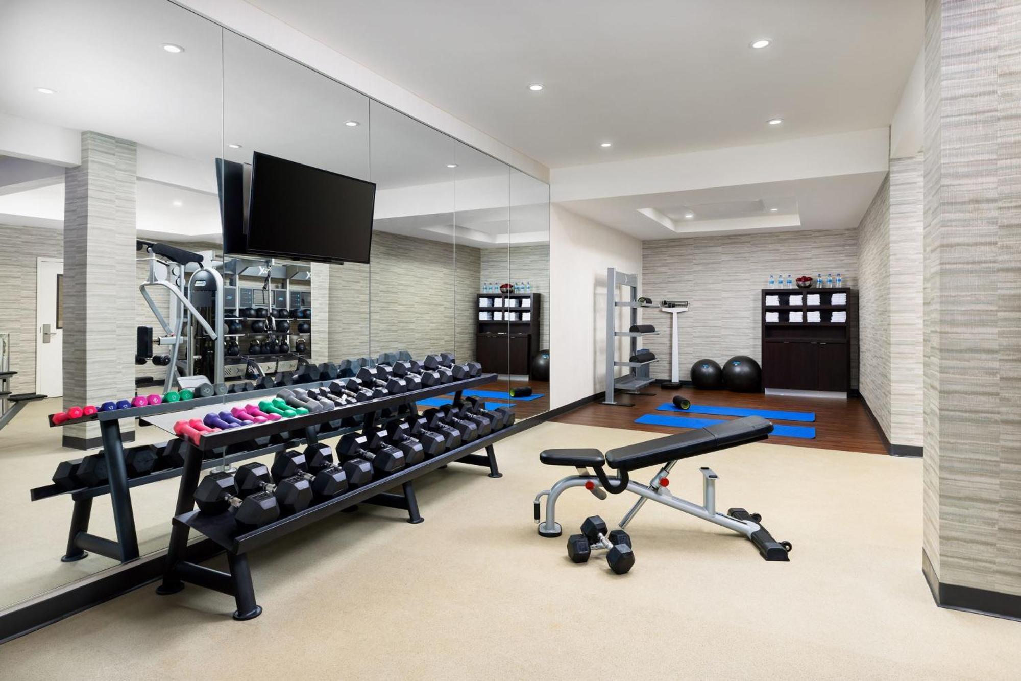 Отель Courtyard By Marriott Potomac Mills Вудбридж Экстерьер фото