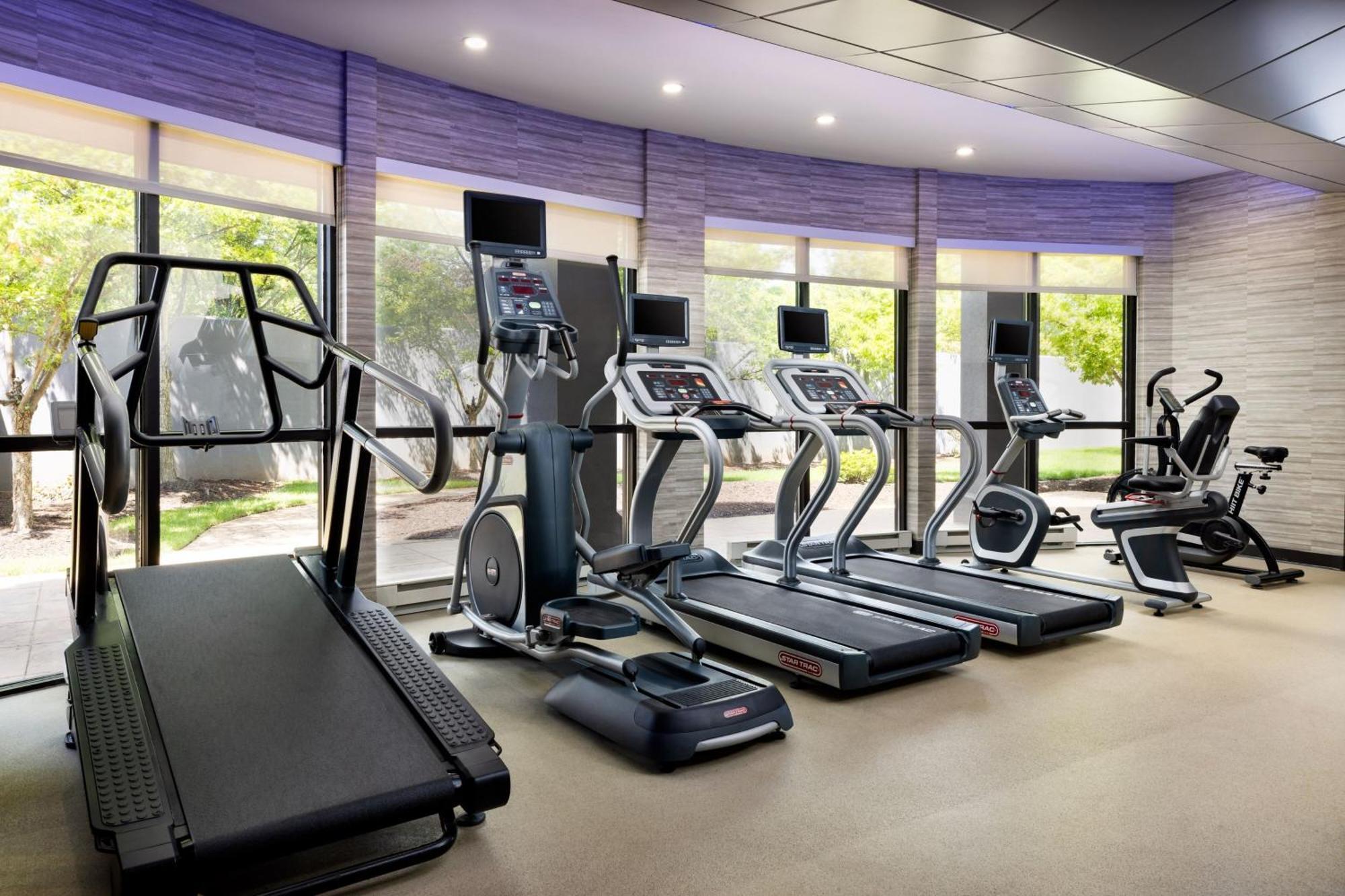 Отель Courtyard By Marriott Potomac Mills Вудбридж Экстерьер фото